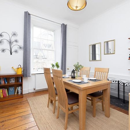 Joivy Cosy Flat In The Heart Of Edinburgh Apartamento Exterior foto