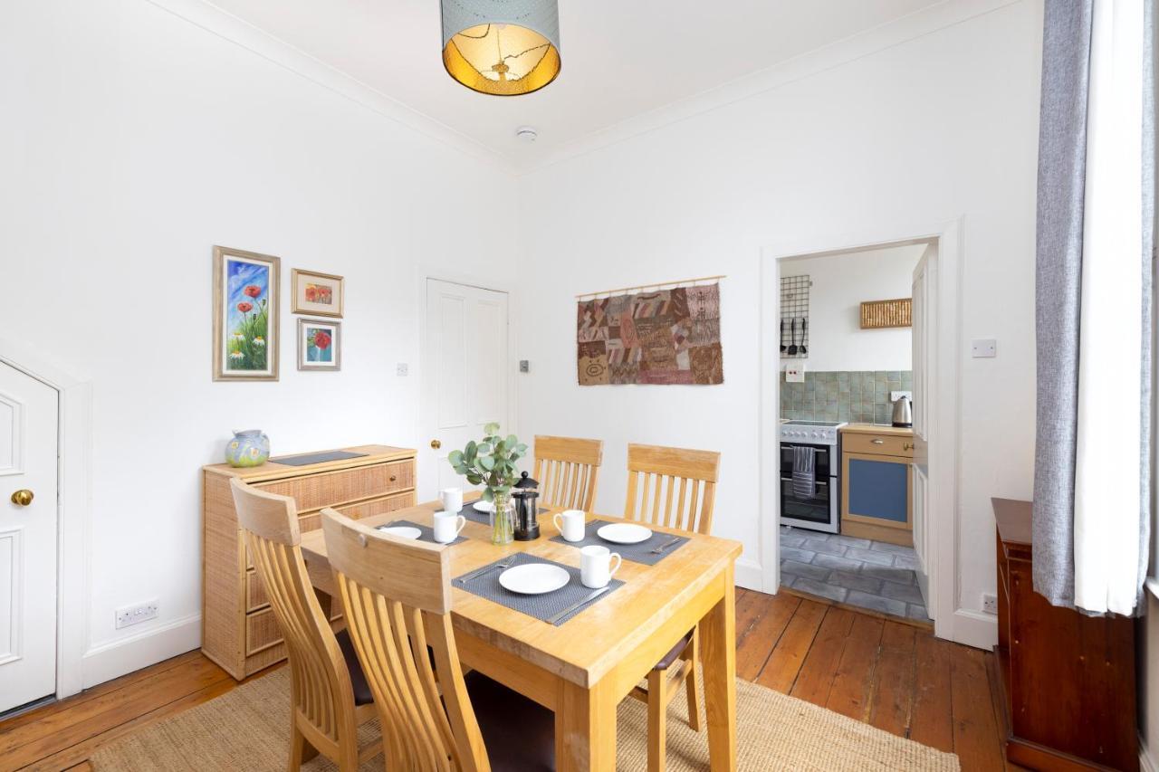 Joivy Cosy Flat In The Heart Of Edinburgh Apartamento Exterior foto