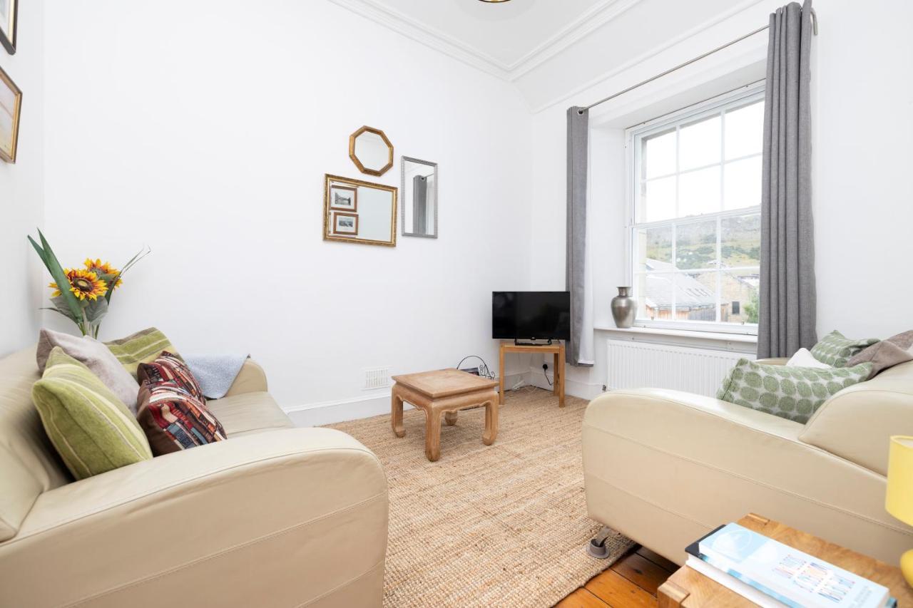 Joivy Cosy Flat In The Heart Of Edinburgh Apartamento Exterior foto