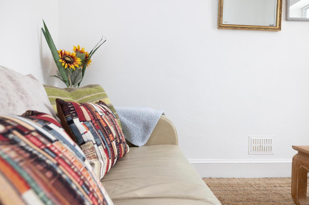 Joivy Cosy Flat In The Heart Of Edinburgh Apartamento Exterior foto