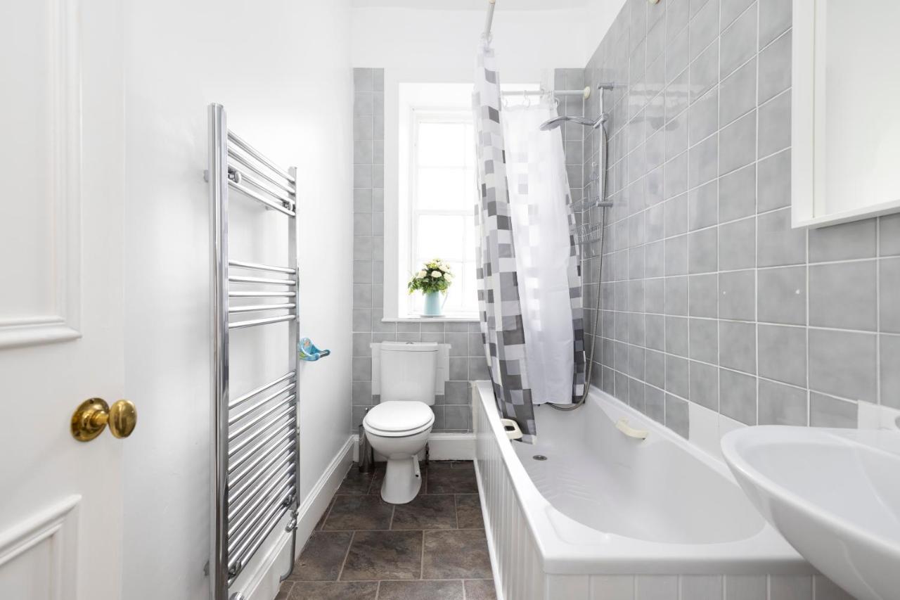 Joivy Cosy Flat In The Heart Of Edinburgh Apartamento Exterior foto