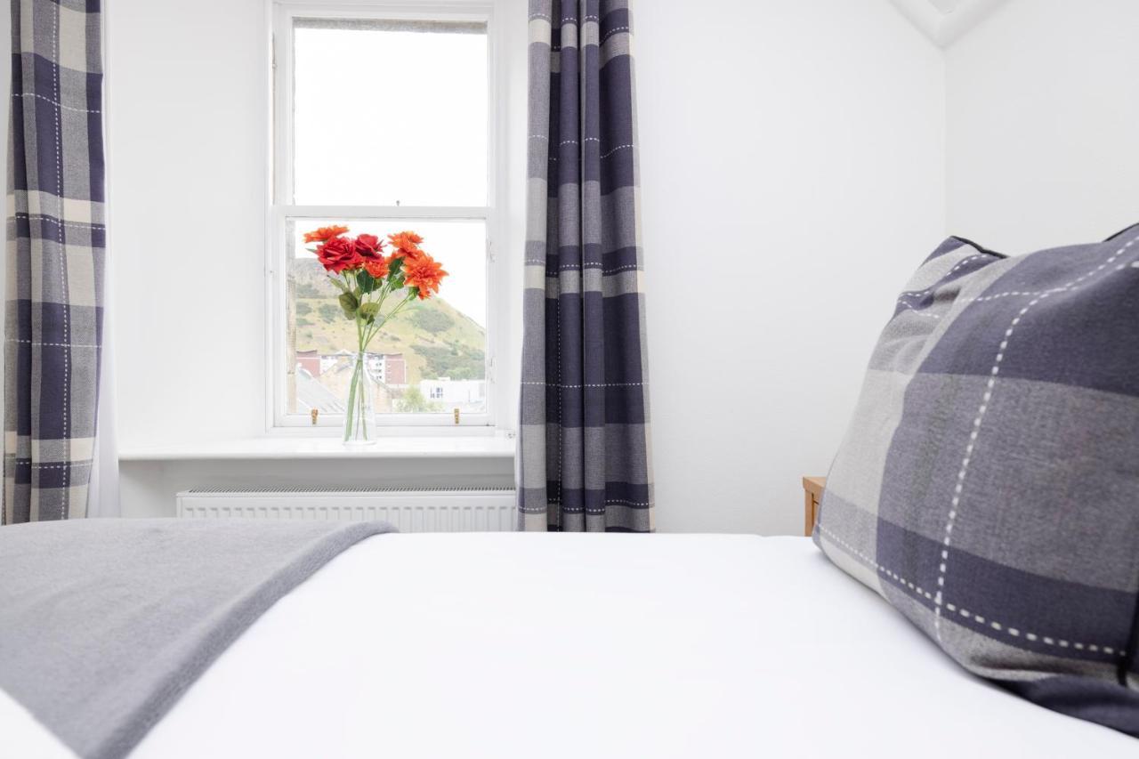 Joivy Cosy Flat In The Heart Of Edinburgh Apartamento Exterior foto